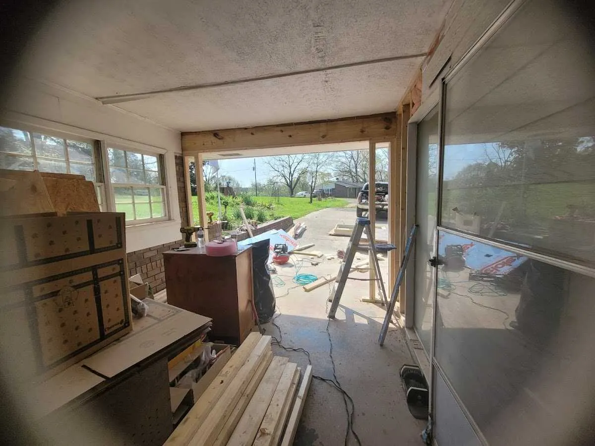 Air movers and dehumidifier for Drying & Dehumidification in Wilmington Manor